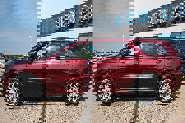 Used 2024 Dodge Durango GT image 2