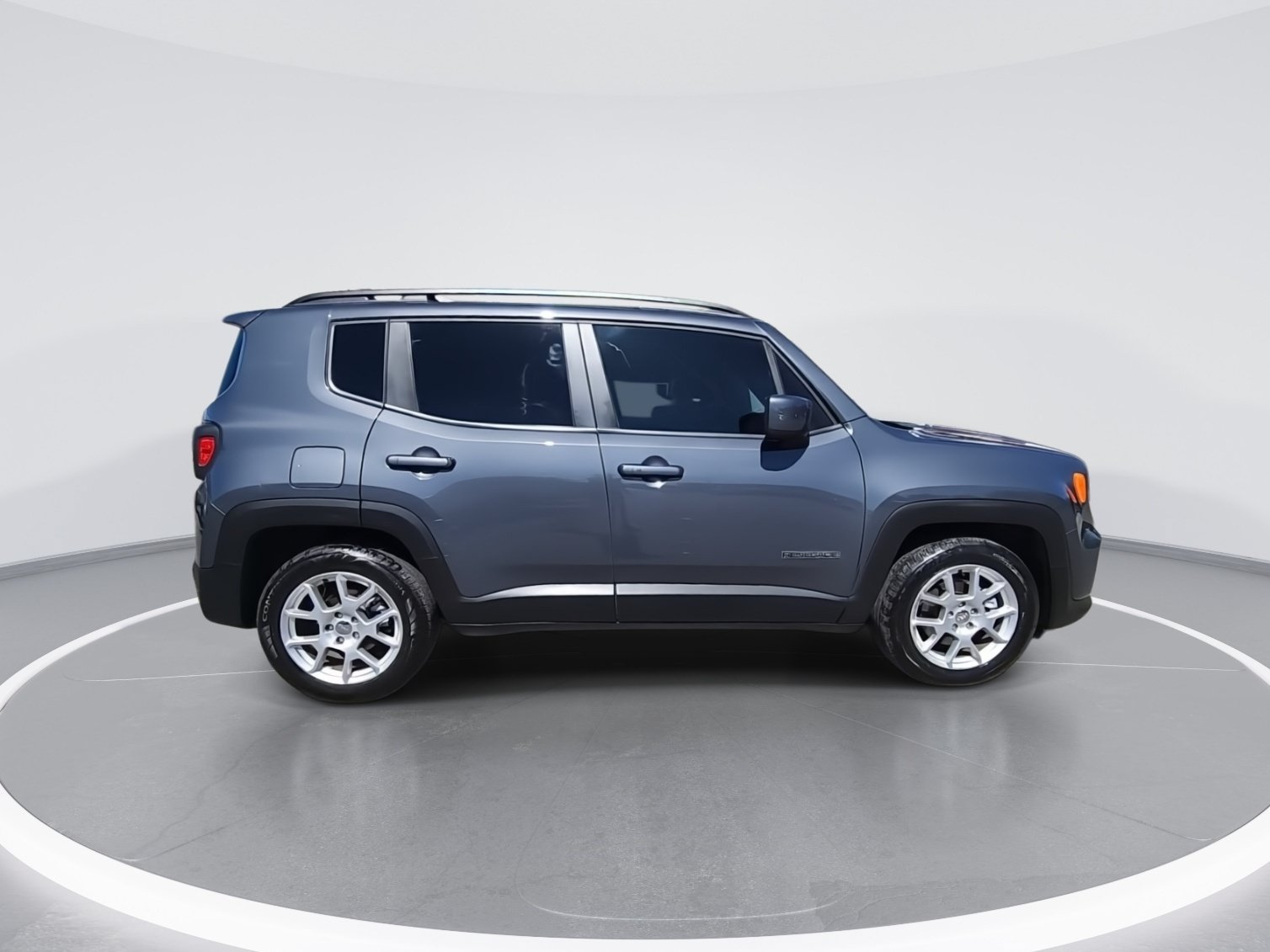 Used 2021 Jeep Renegade Latitude FWD image 9