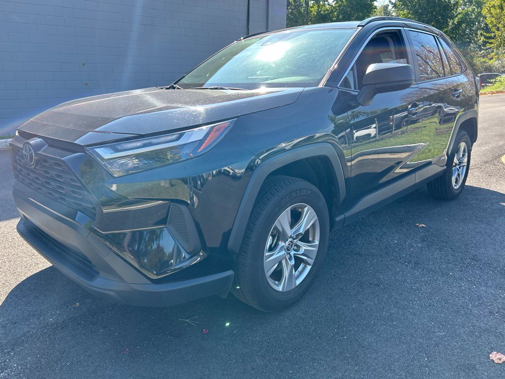 Used 2025 Toyota RAV4 LE AWD/4WD image 14