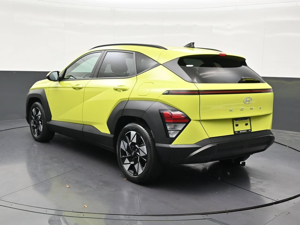 Used 2024 Hyundai Kona SEL w/ Convenience Package FWD image 3