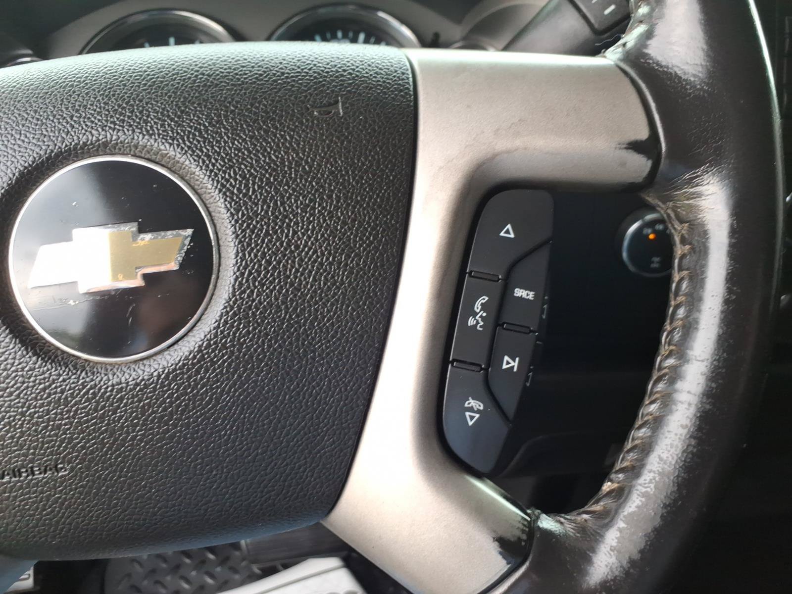 Used 2009 Chevrolet Silverado 3500 LT w/ Interior Plus Package AWD/4WD image 16