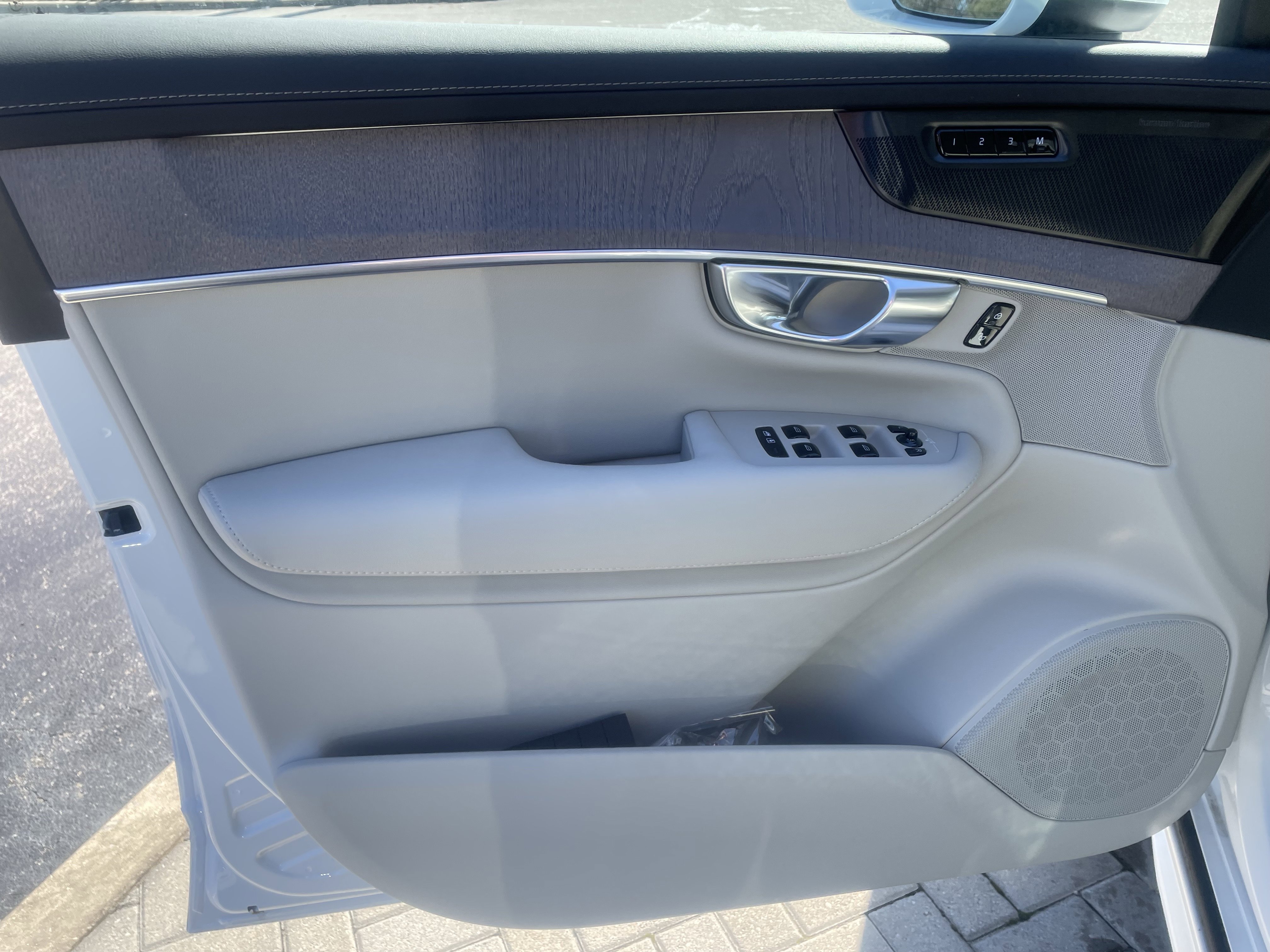 New 2026 Volvo XC90 B6 Ultra w/ Protection Package image 12