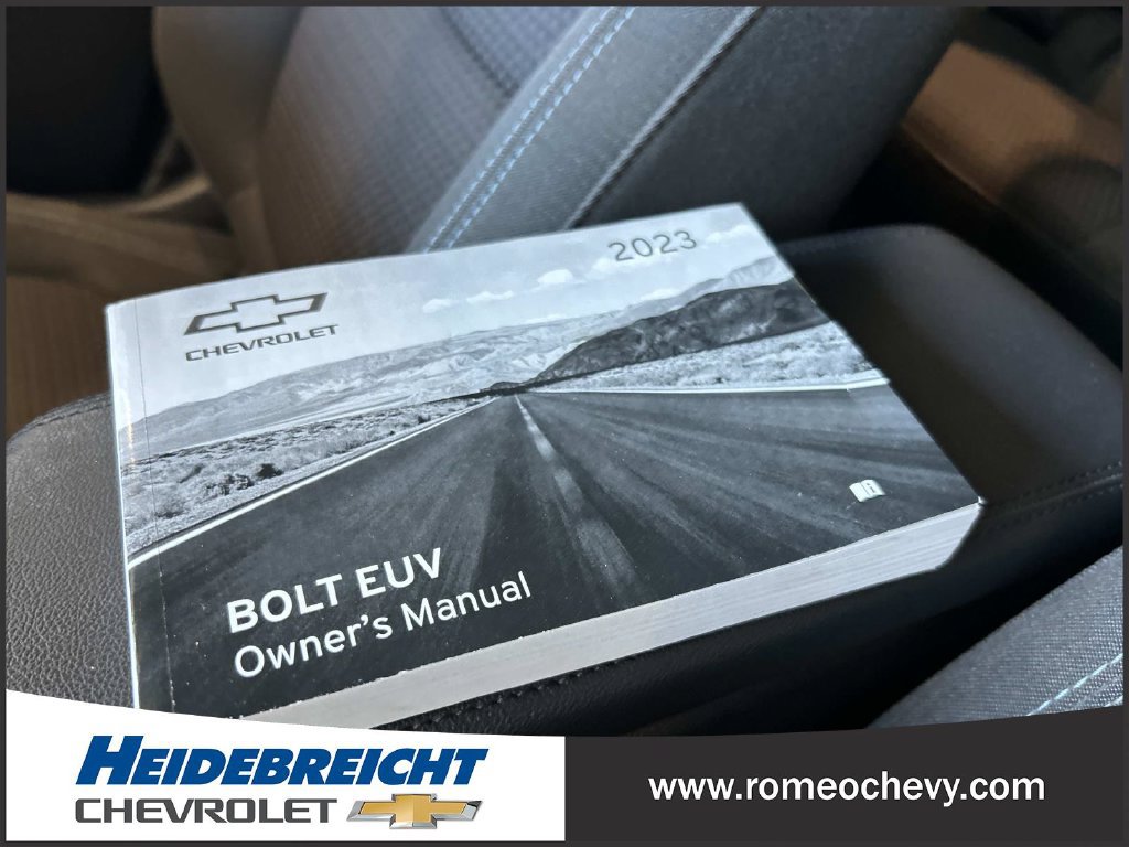 Used 2023 Chevrolet Bolt EUV LT w/ Comfort Package FWD image 29