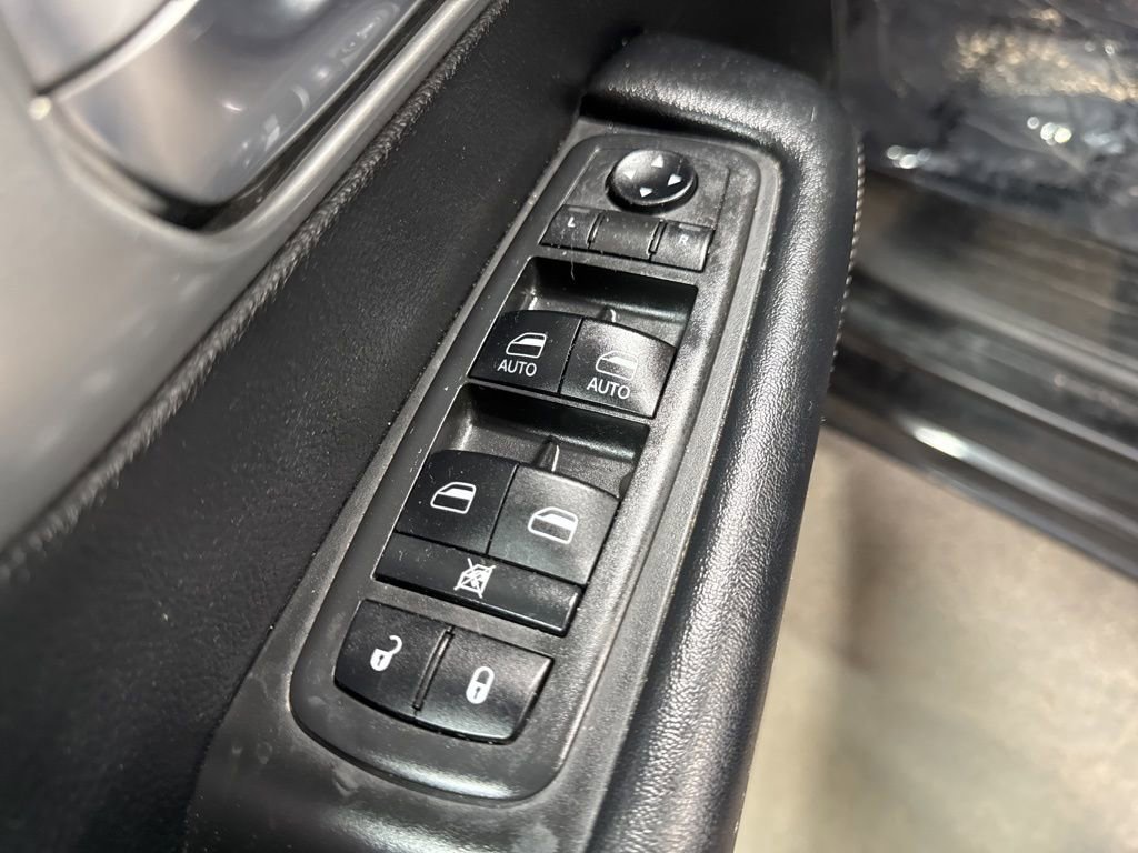 Used 2019 Chrysler Pacifica Touring Plus w/ S Appearance Package image 19