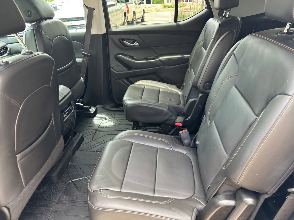 Used 2021 Chevrolet Traverse RS FWD image 32