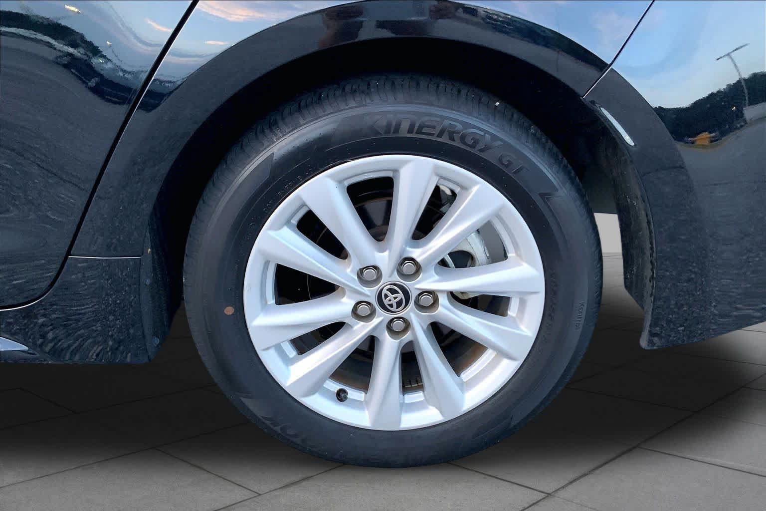 Used 2024 Toyota Corolla LE FWD image 10
