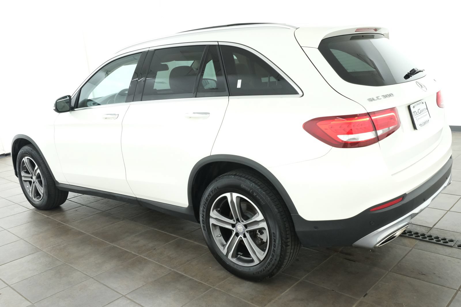 Used 2017 Mercedes-Benz GLC 300 4MATIC image 3