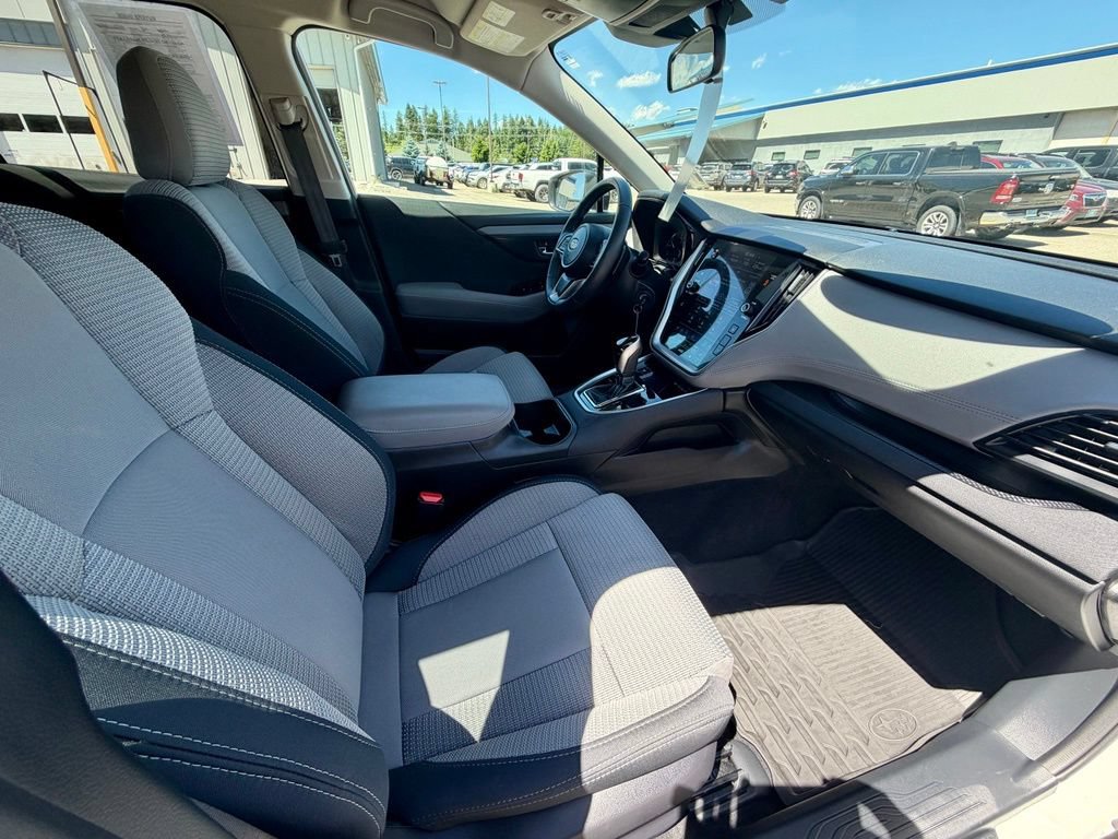 Used 2025 Subaru Outback Premium AWD/4WD image 27