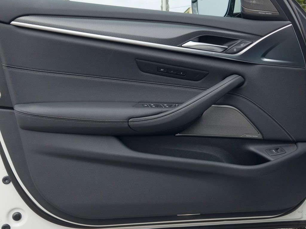 Used 2023 BMW 540i 540i w/ M Sport Package image 11