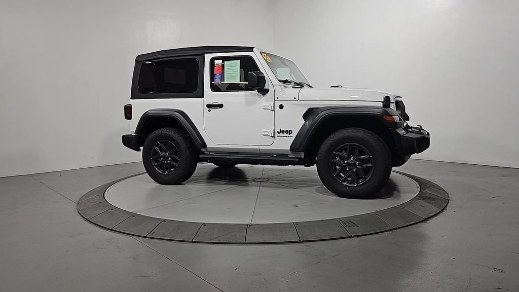 Used 2025 Jeep Wrangler Sport AWD/4WD image 7
