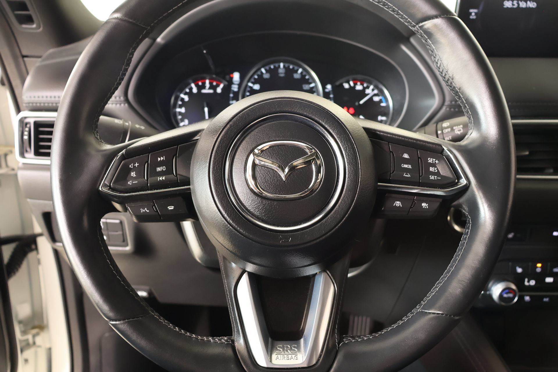 Used 2023 MAZDA CX-5 Signature AWD/4WD image 3