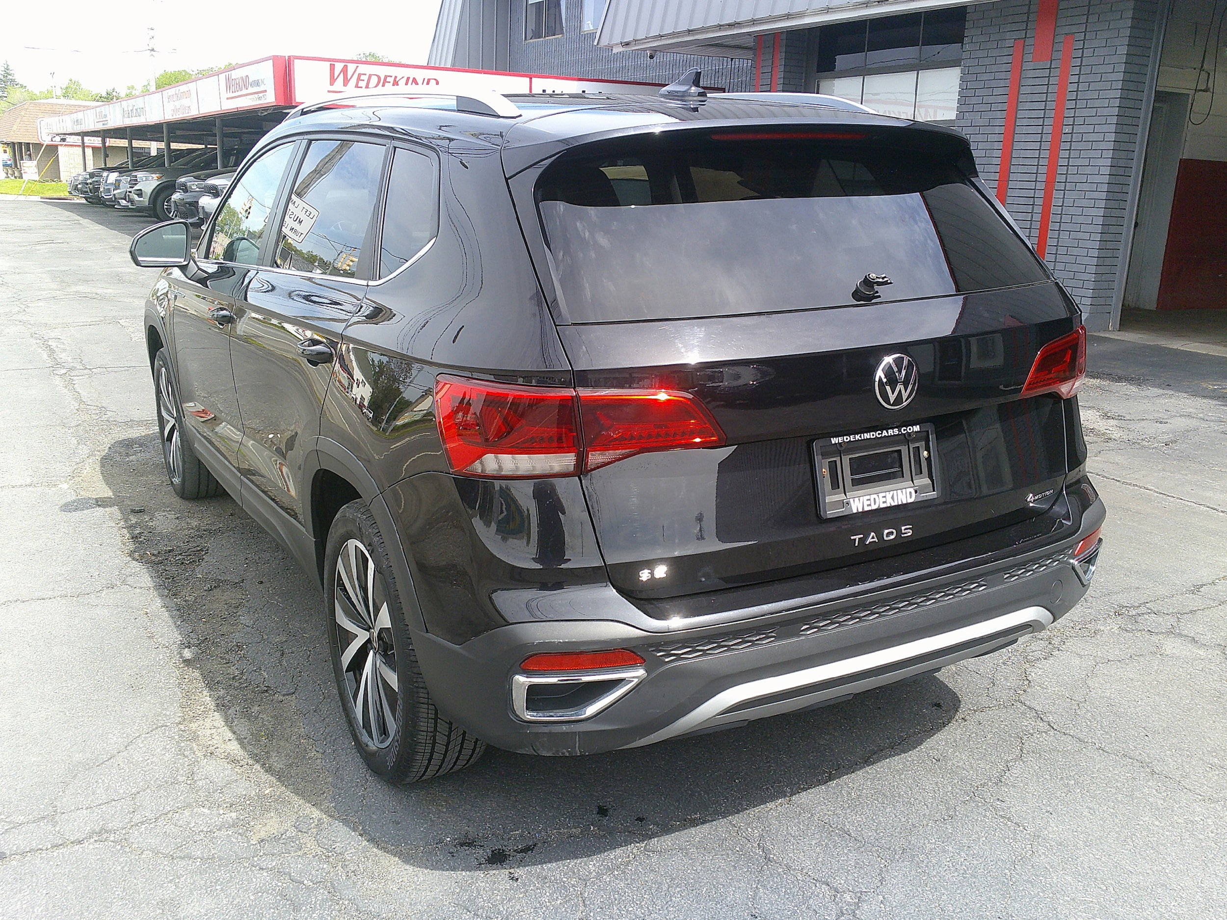 Used 2022 Volkswagen Taos SE w/ IQ.Drive SE Package AWD/4WD image 10