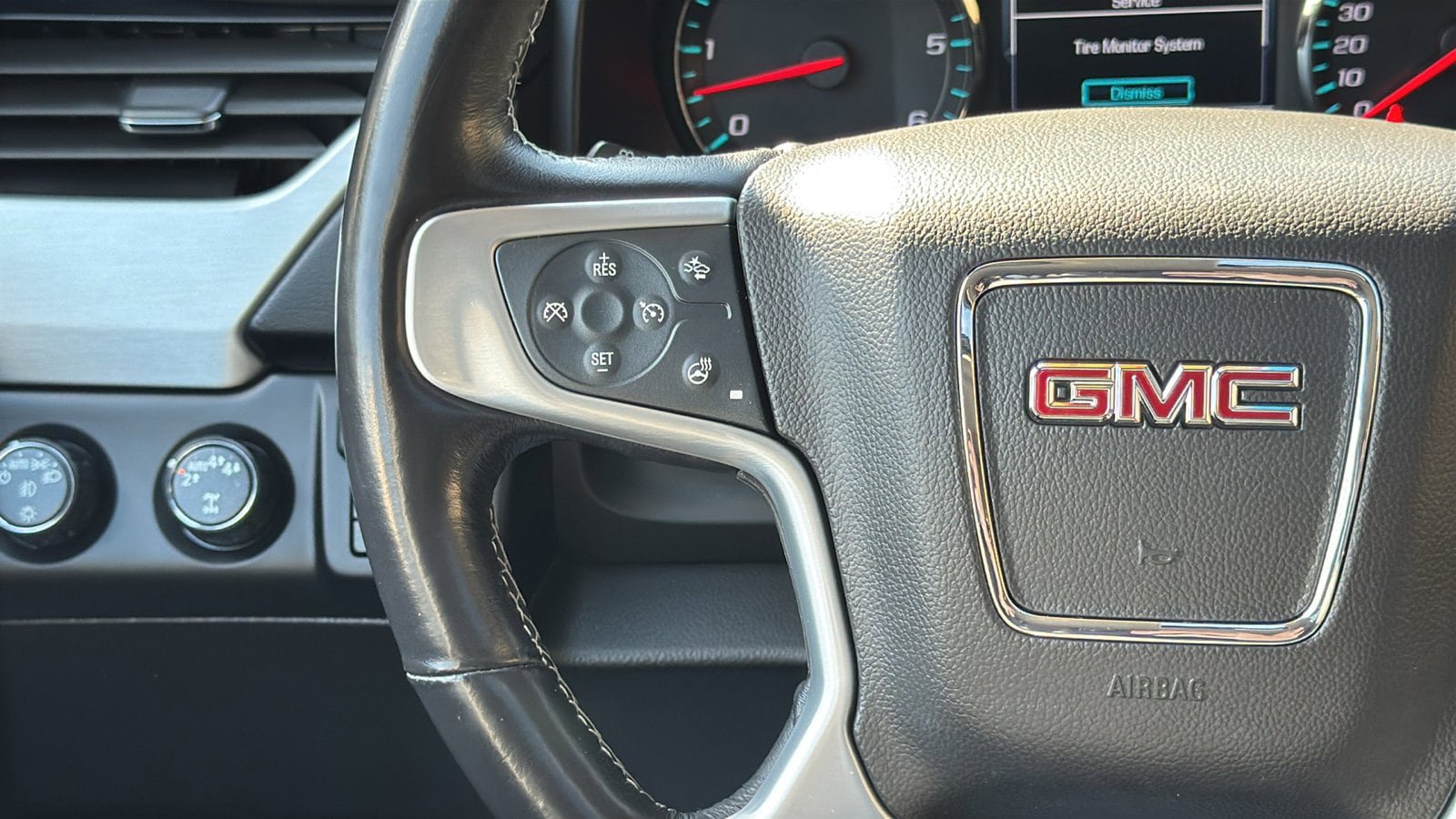 Used 2020 GMC Yukon SLT w/ Open Road Package AWD/4WD image 23