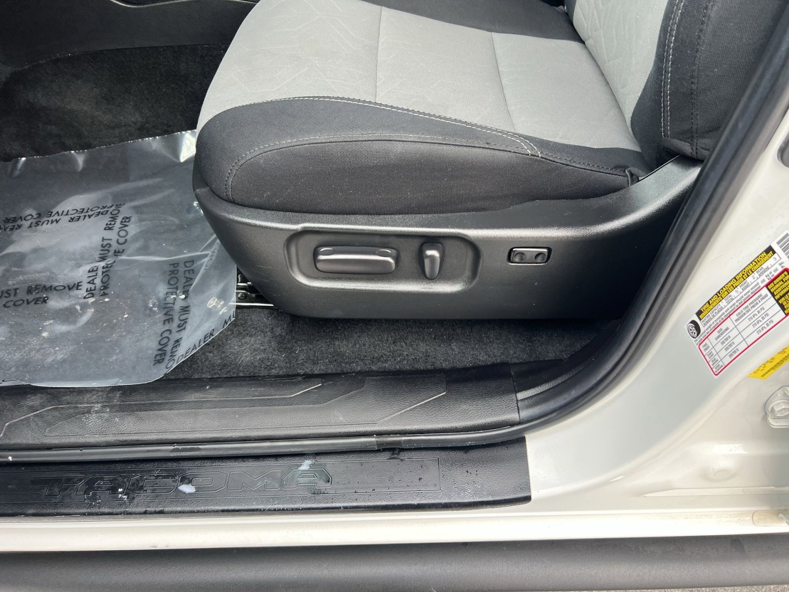 Used 2023 Toyota Tacoma TRD Off-Road image 14