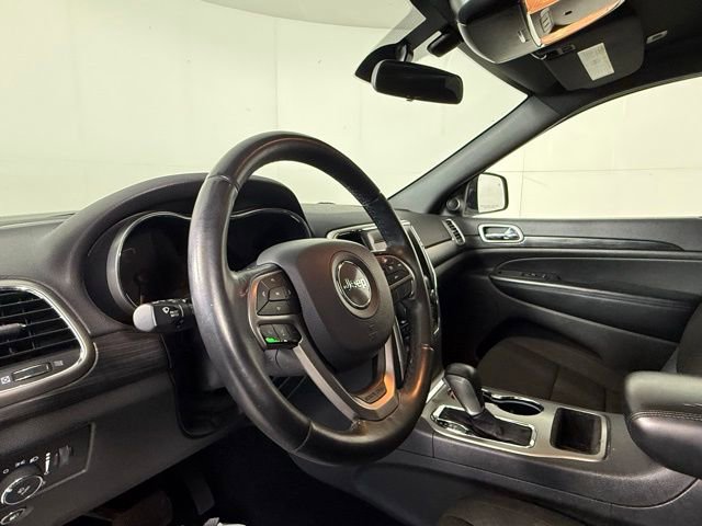 Used 2019 Jeep Grand Cherokee Laredo image 9