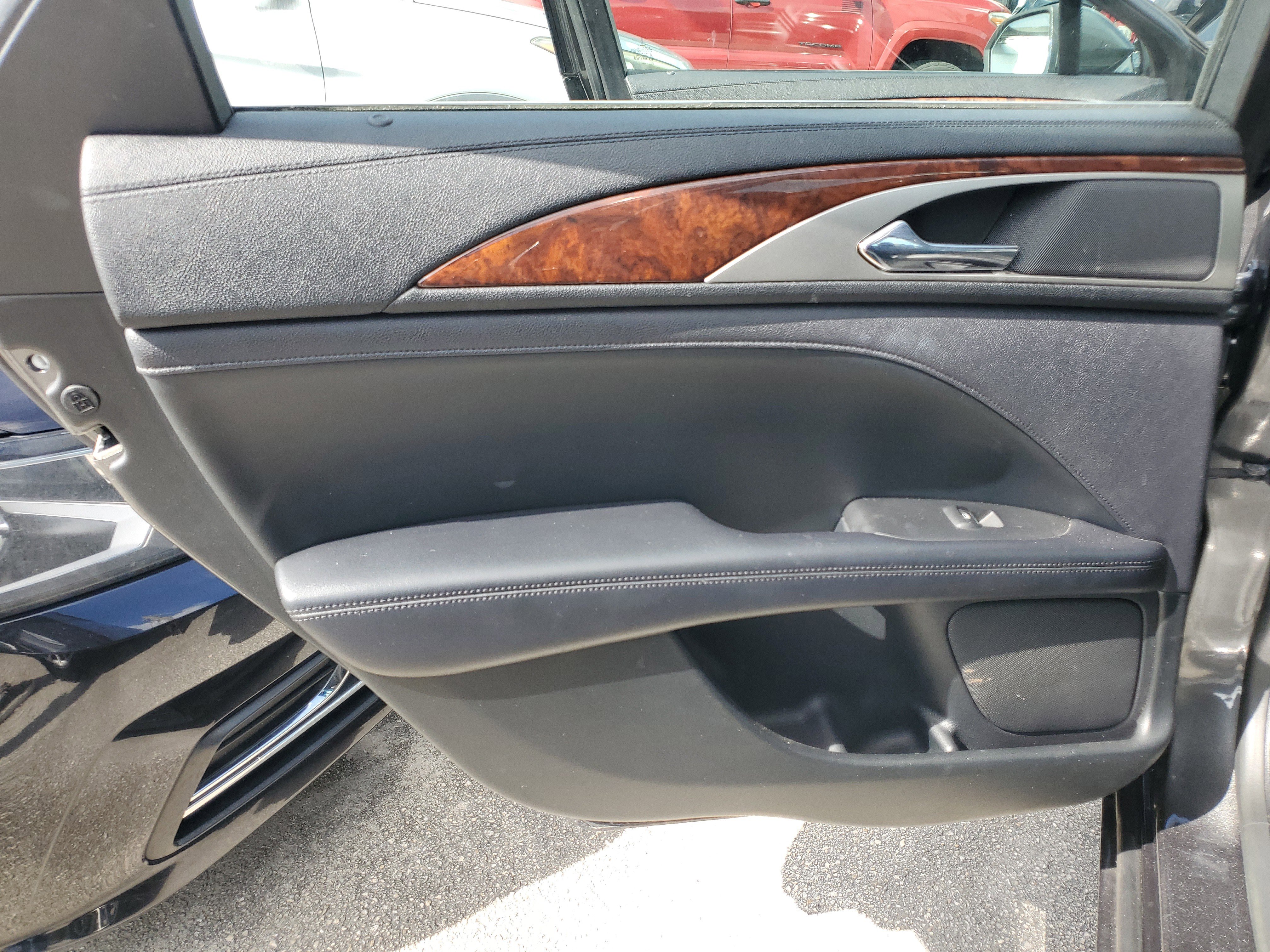 Used 2019 Lincoln MKZ Reserve image 10