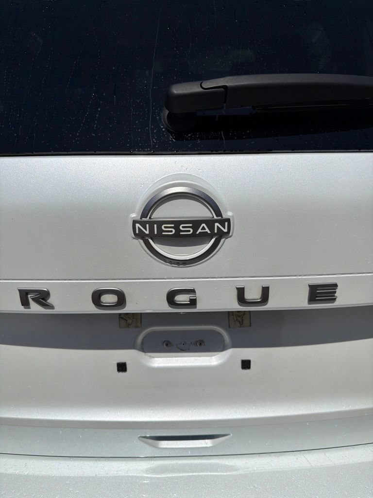 Used 2025 Nissan Rogue SV AWD/4WD image 20
