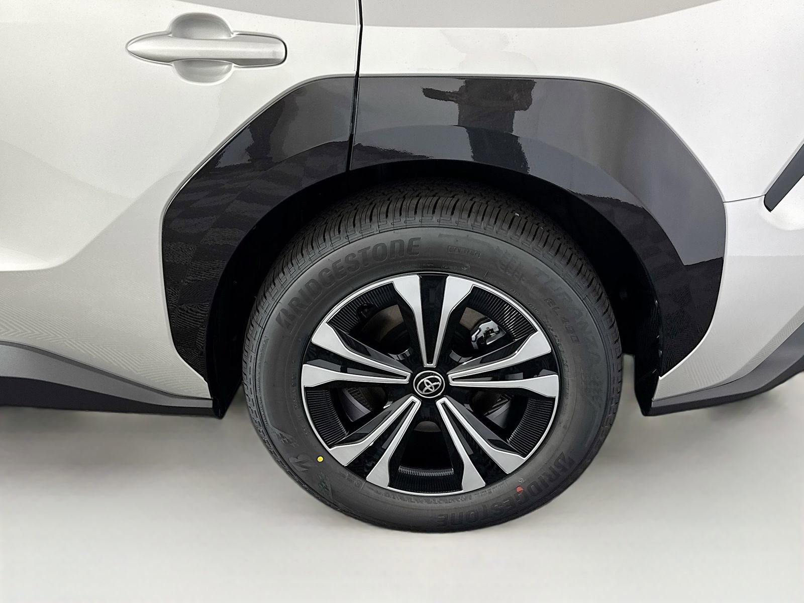 Certified 2025 Toyota bZ4X FWD image 16