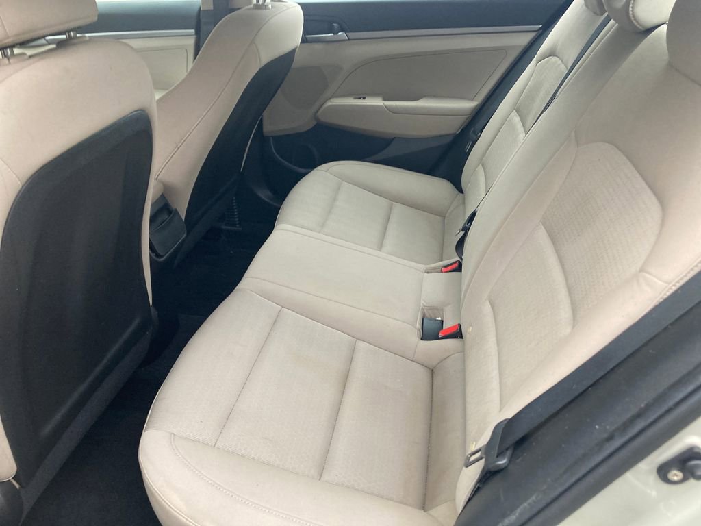 Used 2017 Hyundai Elantra SE w/ Cargo Package image 29
