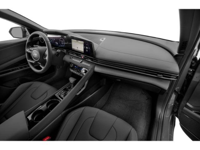 Used 2025 Hyundai Elantra Limited FWD image 17