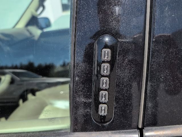 Used 2005 Ford Explorer Eddie Bauer AWD/4WD image 10