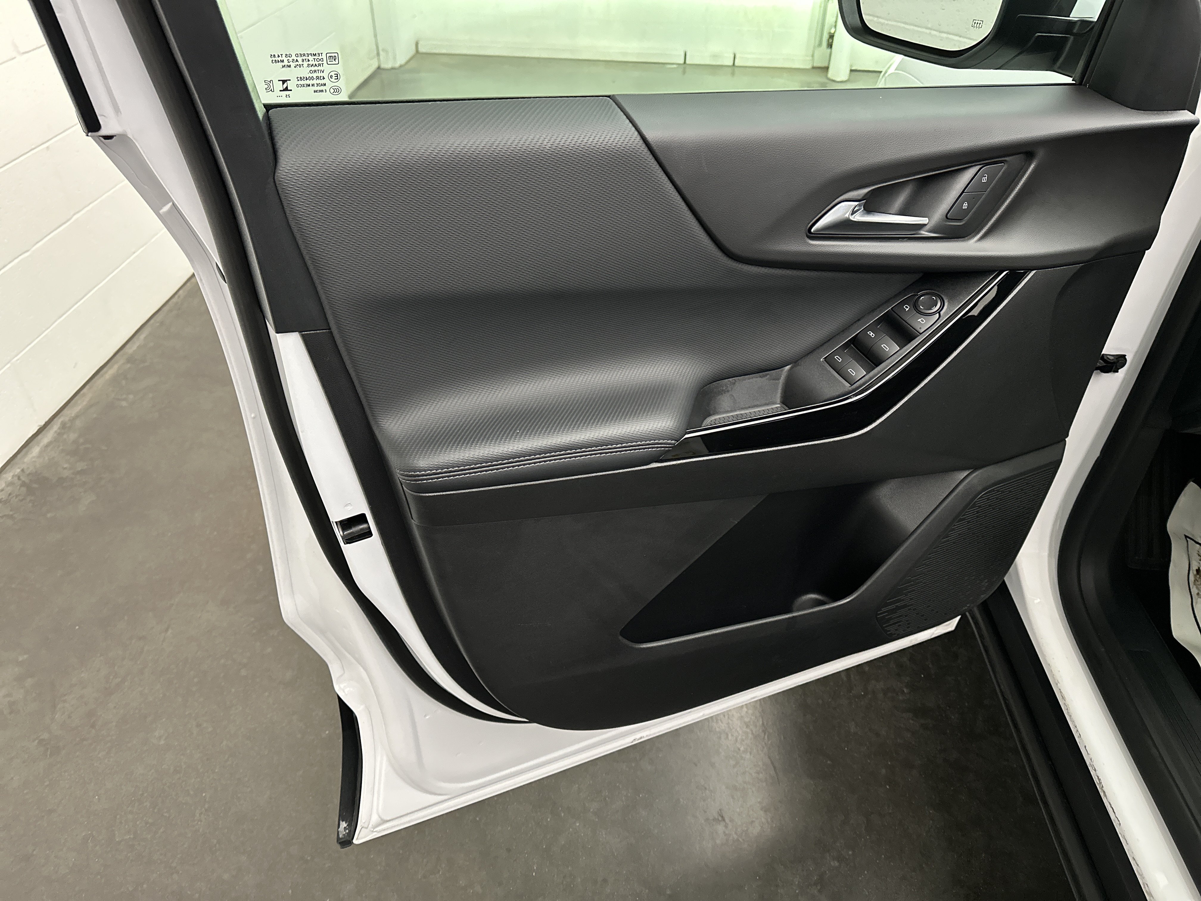 Used 2026 Chevrolet Equinox LT FWD image 18