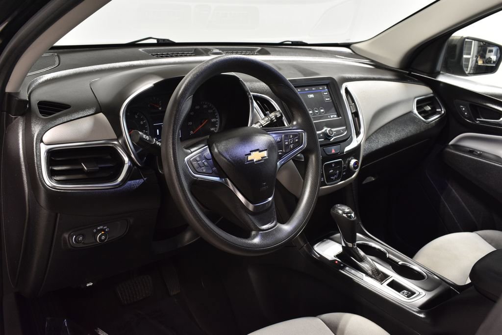 Used 2019 Chevrolet Equinox LS w/ LS Convenience Package image 3