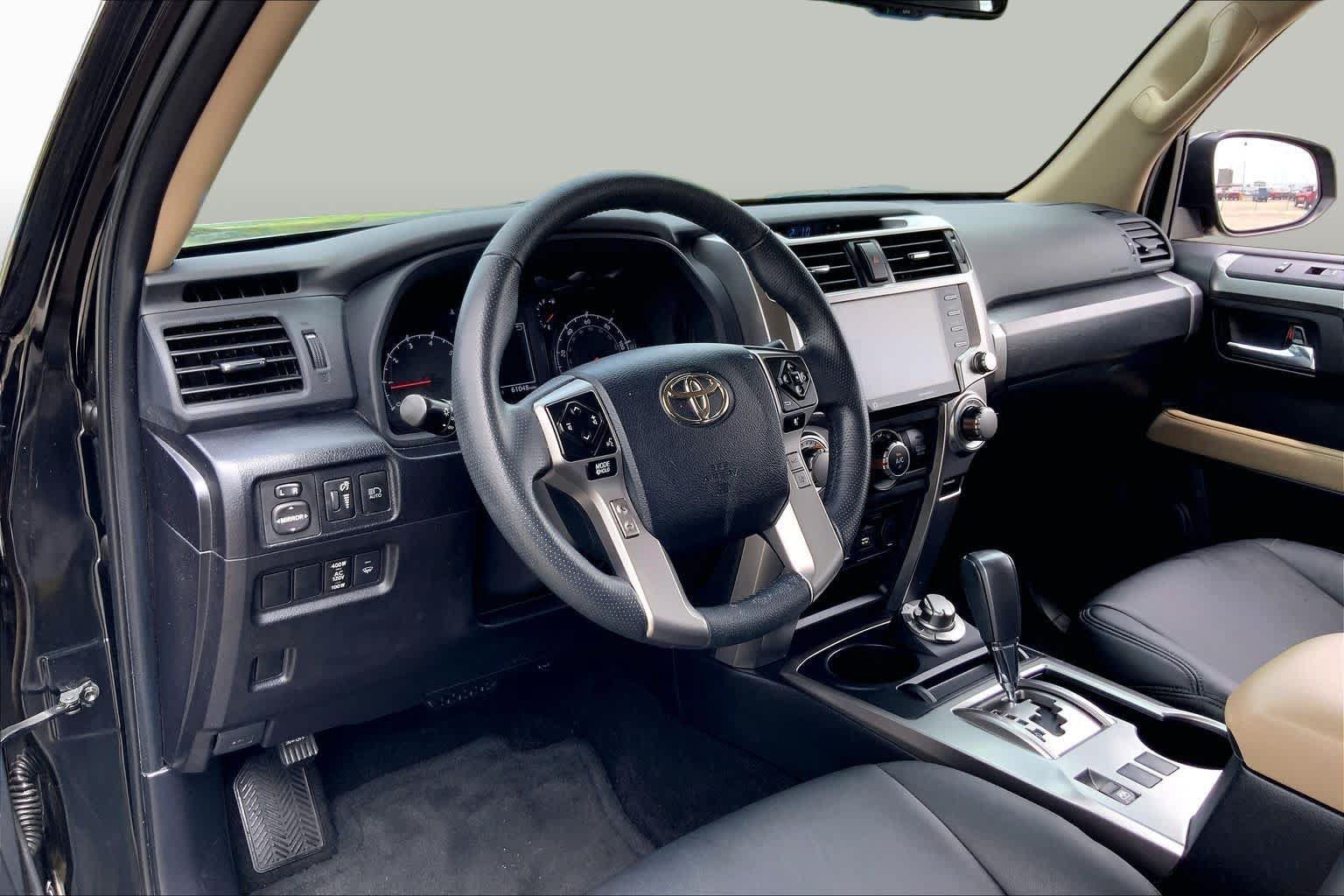 Used 2023 Toyota 4Runner SR5 AWD/4WD image 17