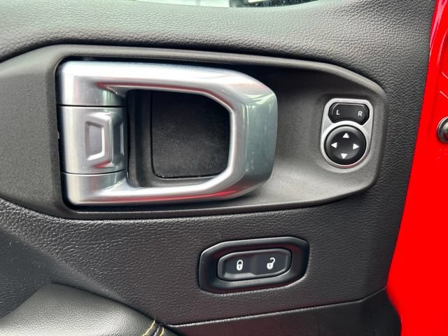 Used 2024 Jeep Wrangler Unlimited Sahara AWD/4WD image 12