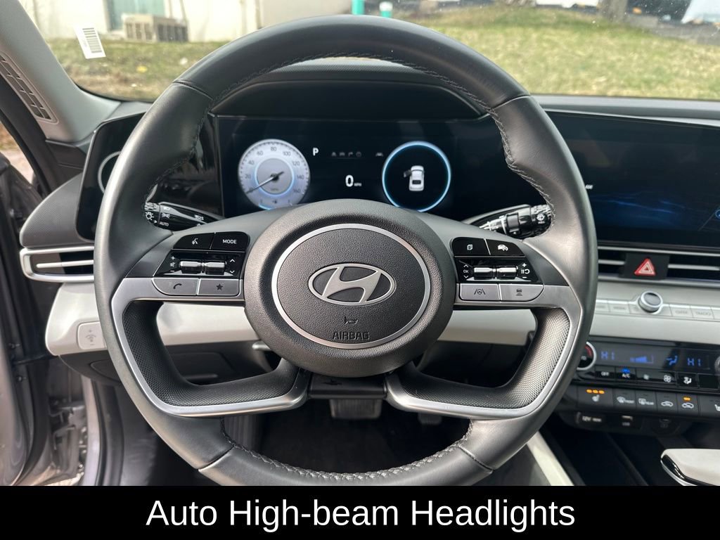 Used 2025 Hyundai Elantra Limited image 15