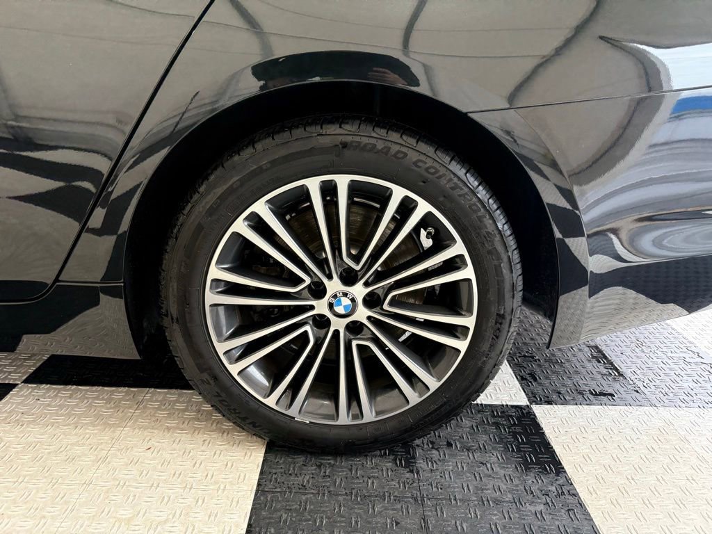 Used 2017 BMW 540i xDrive image 12