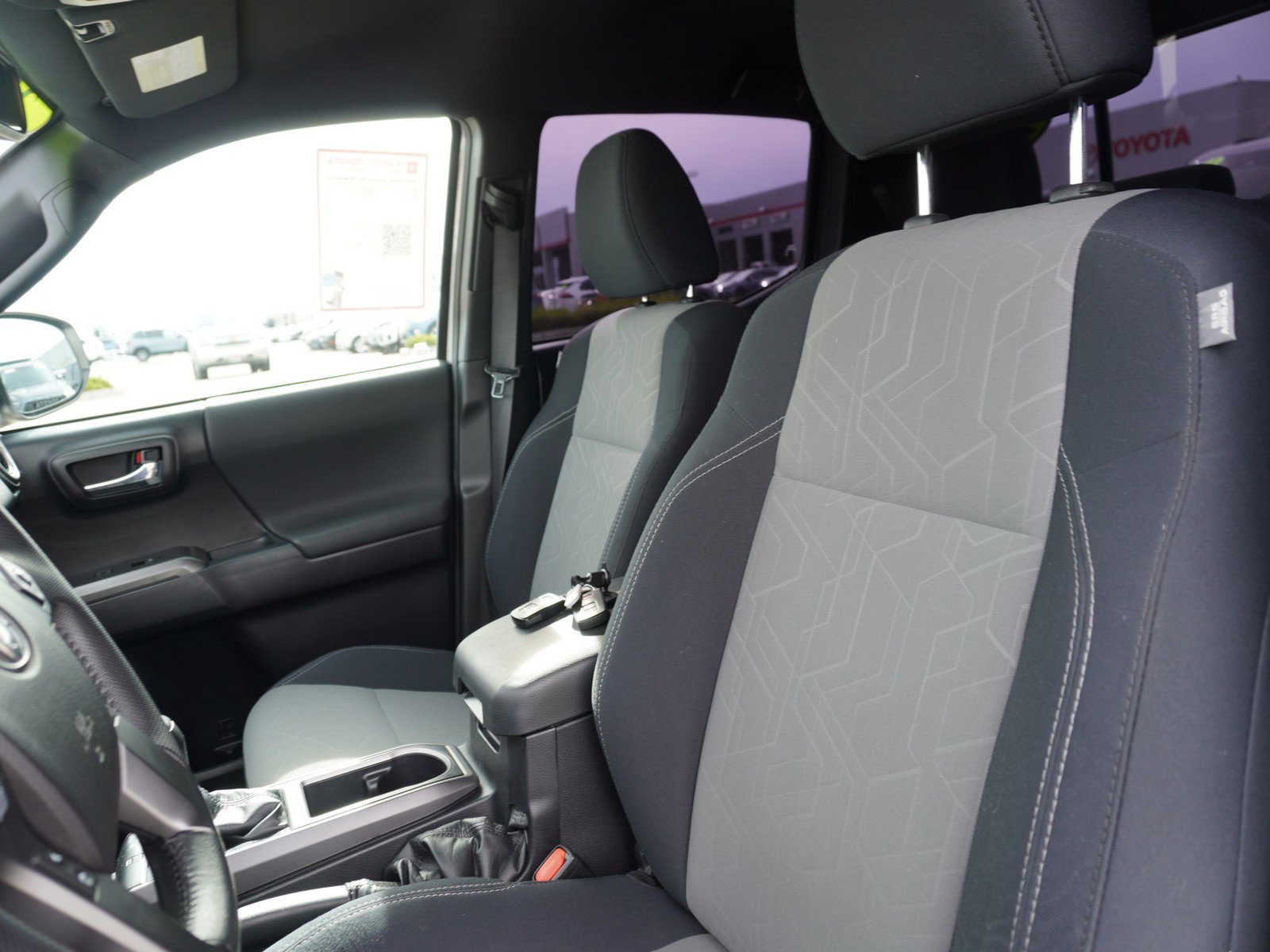 Used 2020 Toyota Tacoma TRD Off-Road image 22