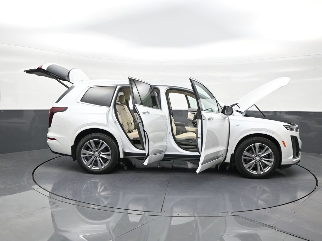 Used 2025 Cadillac XT6 Premium Luxury w/ LPO, Floor Liner Package FWD image 30