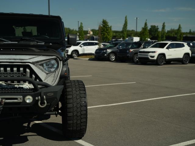 Used 2018 Jeep Wrangler Unlimited Sport S AWD/4WD image 41