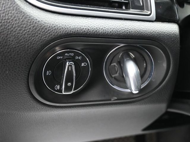 Used 2017 Porsche Macan GTS w/ Premium Package Plus image 41