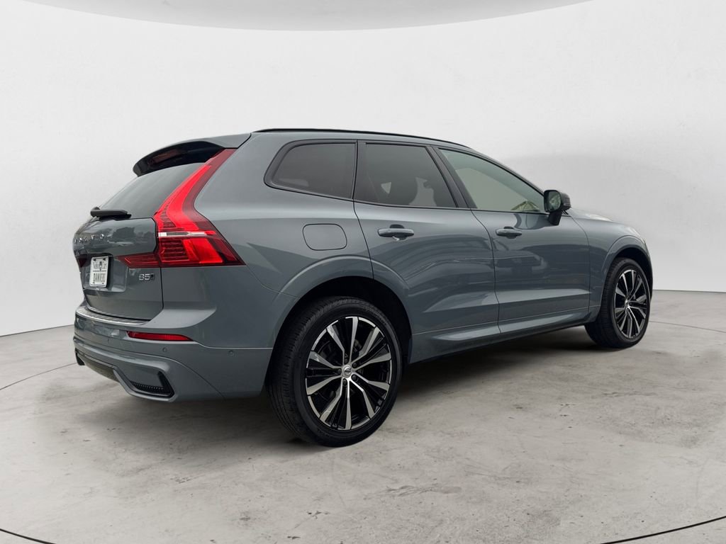 Certified 2023 Volvo XC60 B5 Plus w/ Climate Package image 7