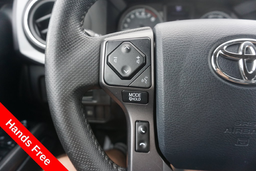 Used 2019 Toyota Tacoma TRD Sport AWD/4WD image 4