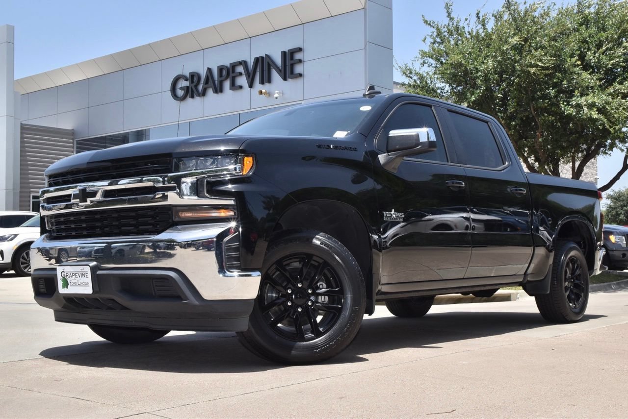Used 2021 Chevrolet Silverado 1500 LT w/ LPO, Dark Essentials Package RWD image 2