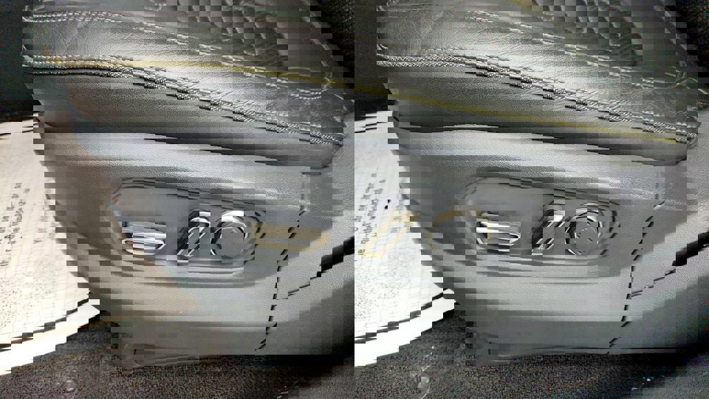 Used 2022 Rivian R1T Adventure image 11