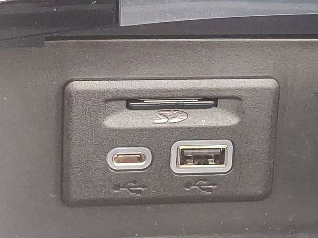 Certified 2022 Buick Envision Avenir w/ Technology Package II image 27