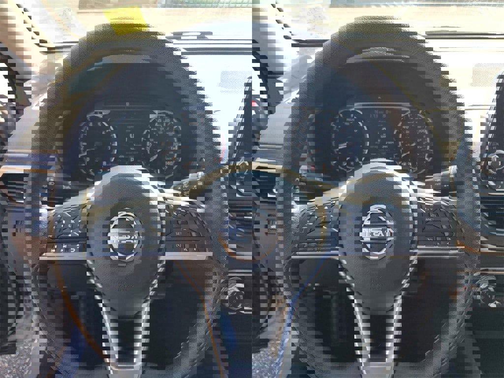 Used 2024 Nissan Altima 2.5 SV image 10