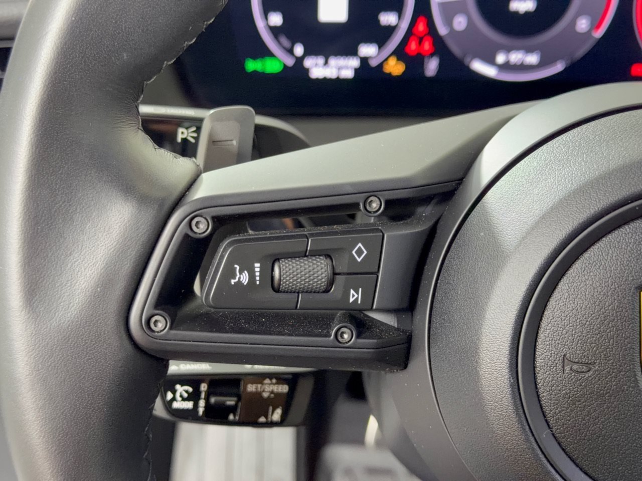 Certified 2025 Porsche Panamera 4 AWD/4WD image 21