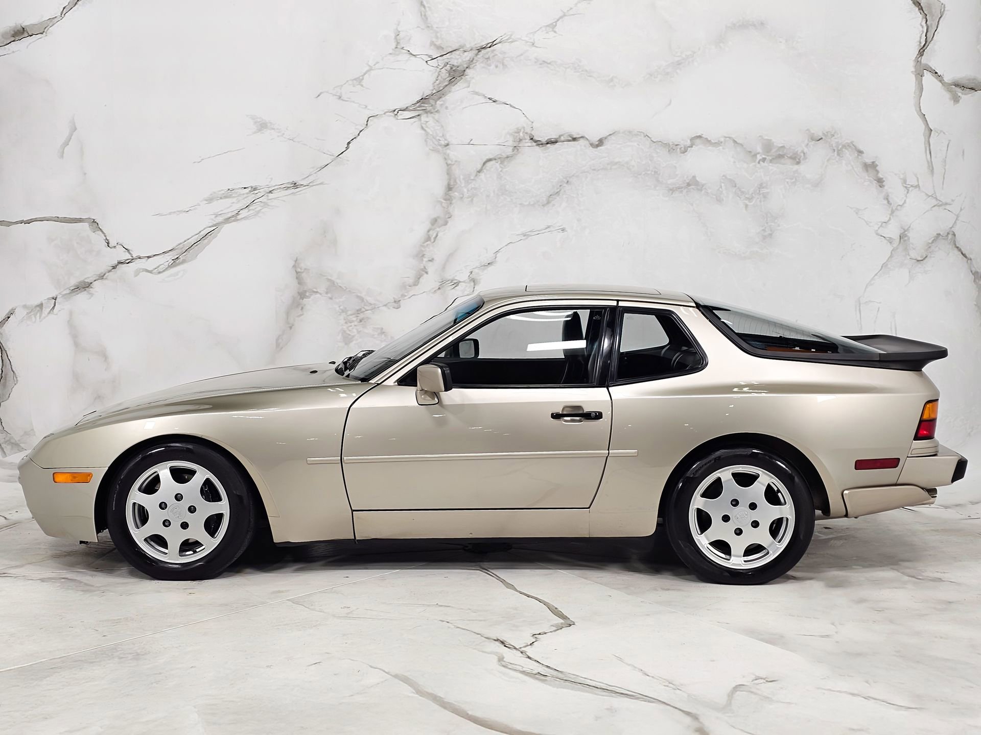 Used 1989 Porsche 944 Turbo image 9