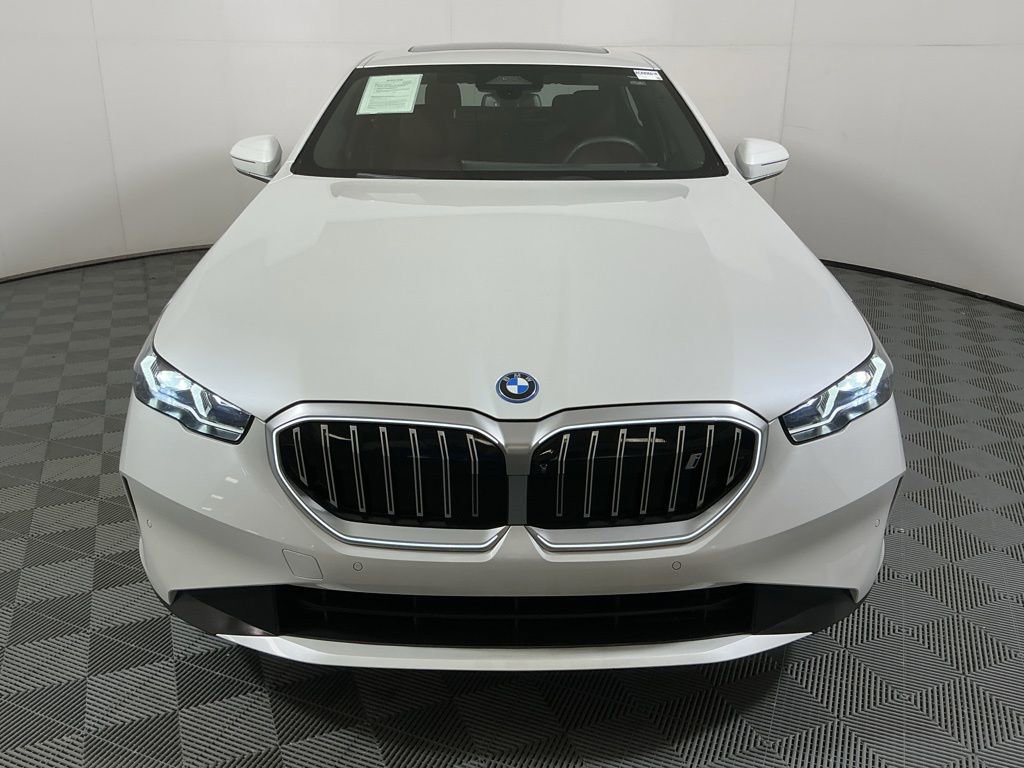 Certified 2024 BMW i5 eDrive40i w/ Premium Package image 2