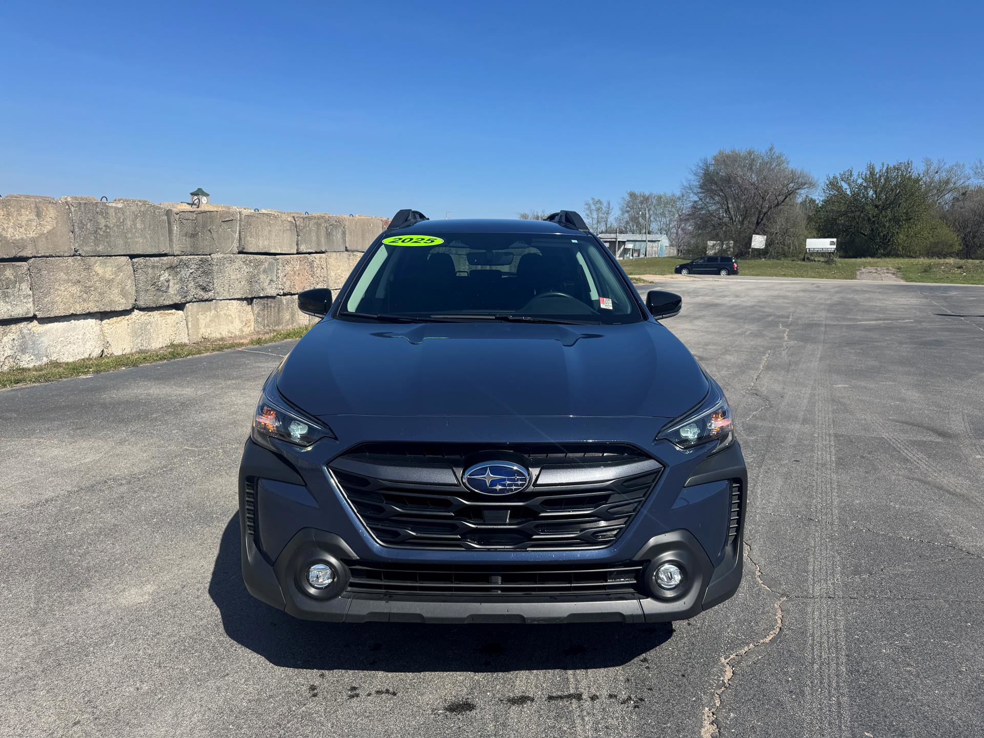 Used 2025 Subaru Outback Premium image 2
