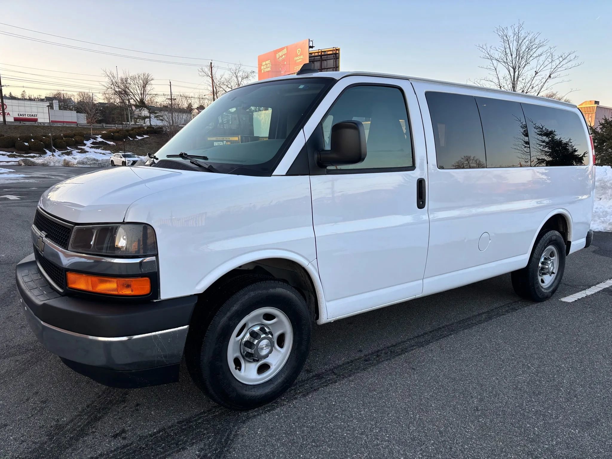 Used 2017 Chevrolet Express 2500 LT w/ LT Preferred Equipment Group image 4