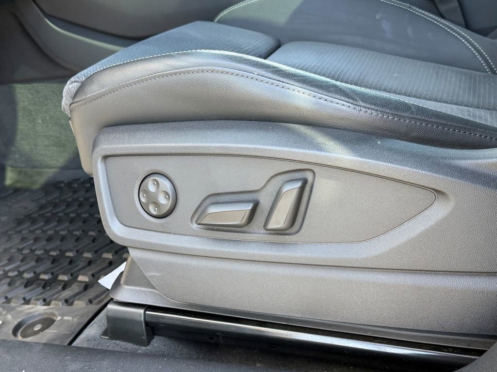 Used 2023 Audi Q5 e Premium Plus w/ Premium Plus Package image 24