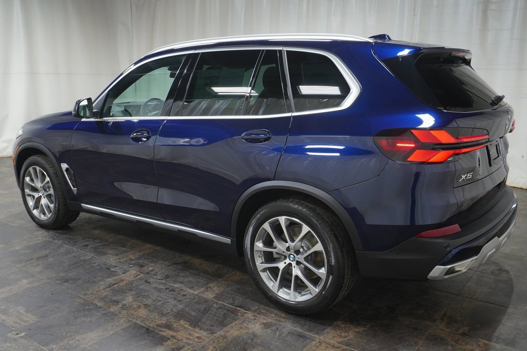 Used 2026 BMW X5 xDrive40i w/ Executive Package image 8