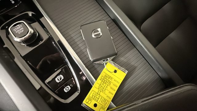 Used 2023 Volvo XC60 B5 Core w/ Climate Package AWD/4WD image 19