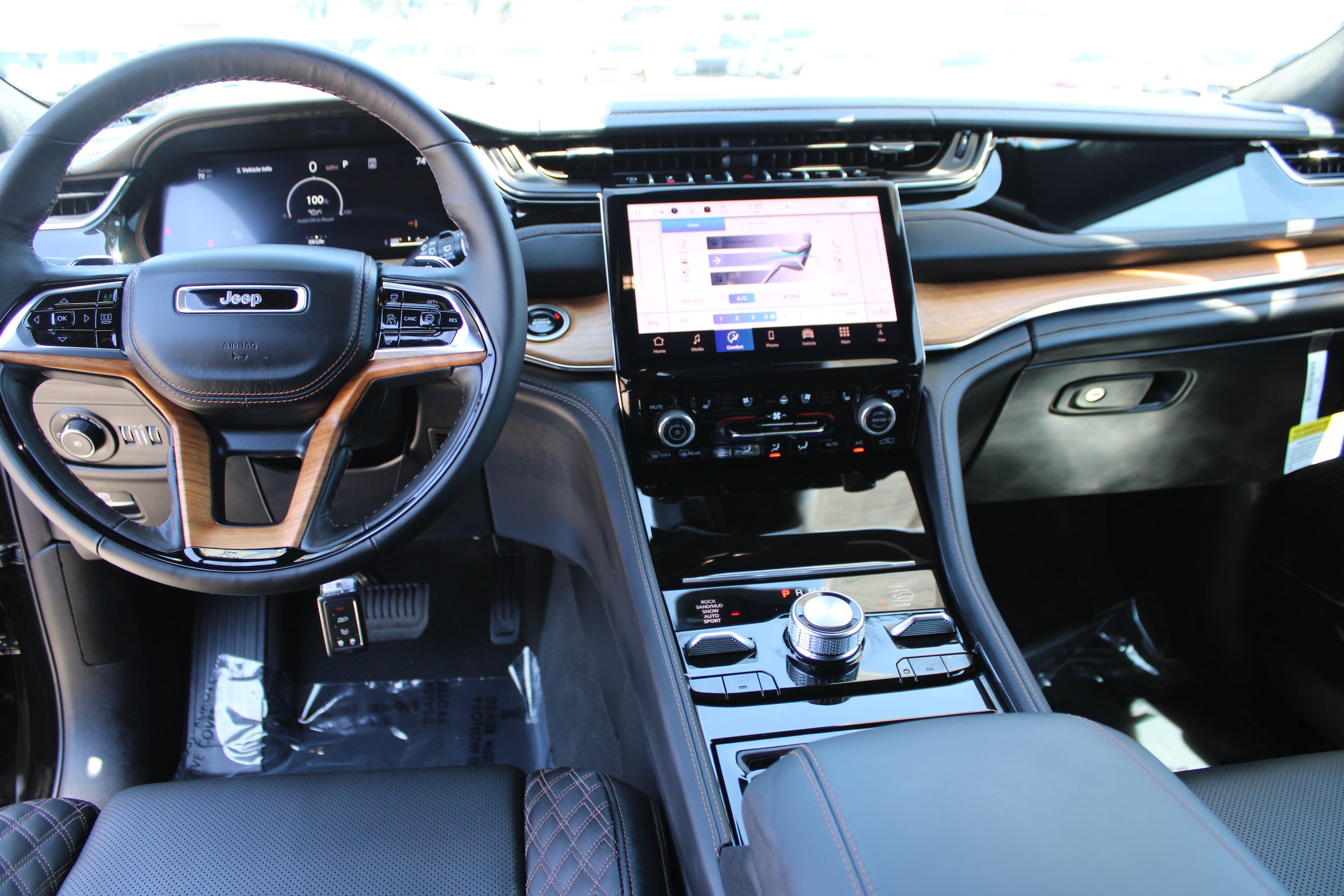 New 2025 Jeep Grand Cherokee Summit AWD/4WD image 16